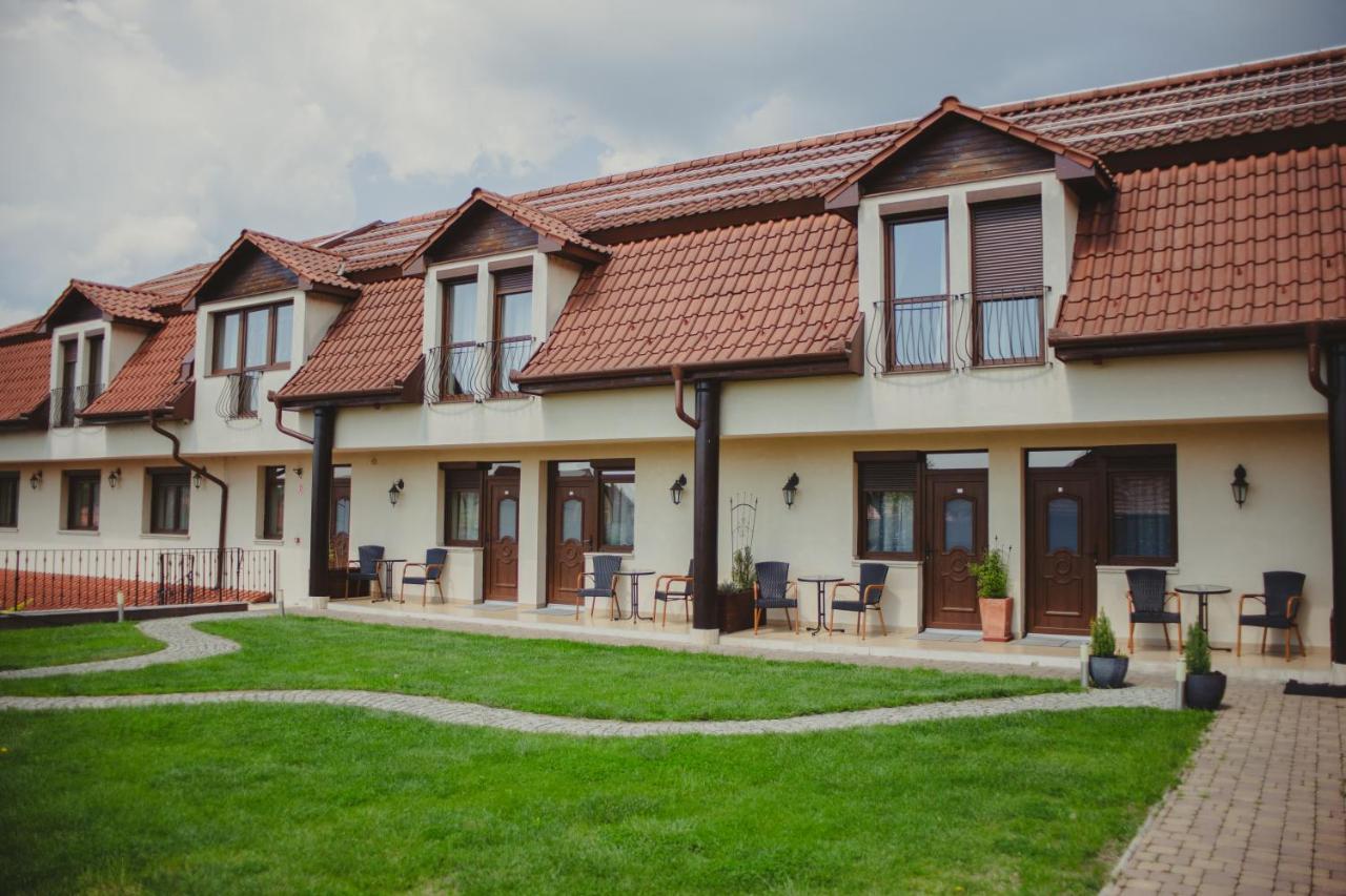 Petreny Borpanzio Bed & Breakfast Egerszalók Dış mekan fotoğraf