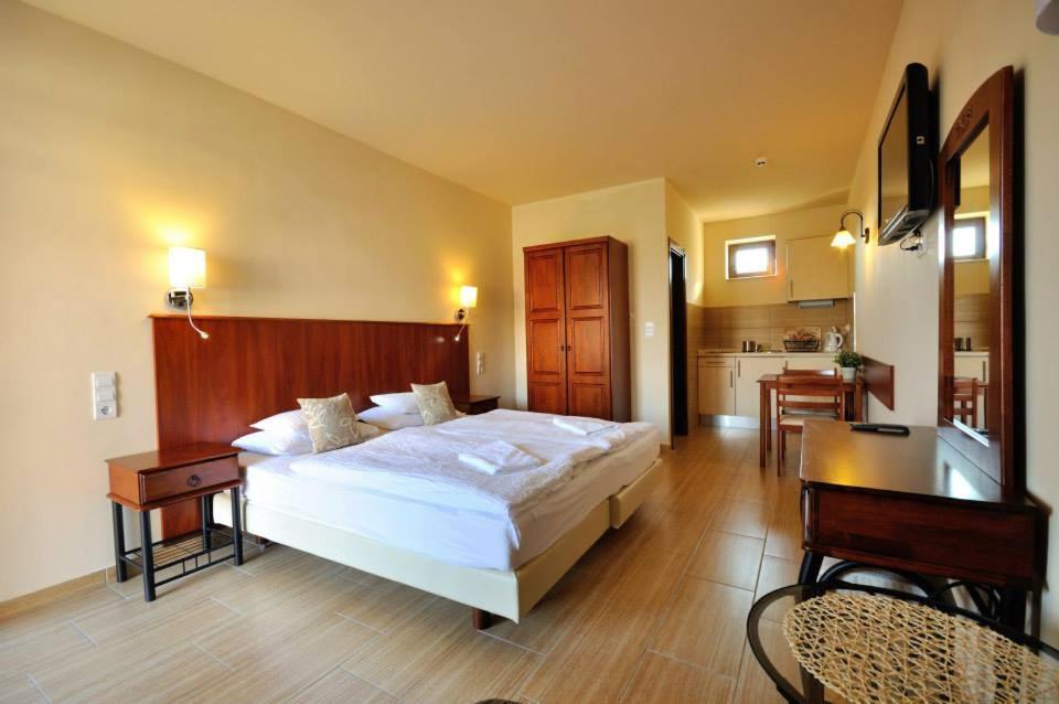 Petreny Borpanzio Bed & Breakfast Egerszalók Dış mekan fotoğraf